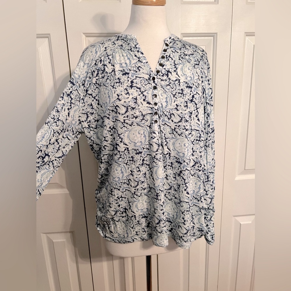 EUC Lucky Top Size Large - Picture 2 of 4